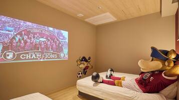 Club Room, River View (D,2Queen4Futons,HotSpring) | Wi-fi percuma