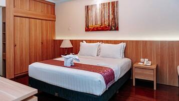In-room safe, soundproofing, free WiFi