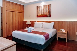 In-room safe, soundproofing, free WiFi - PURI DARMO SERVICED RESIDENCE (Surabaya)