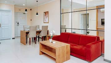 Double Room, City View | Interior