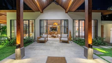 Vila superluxo, vista para a piscina | Terraço/pátio