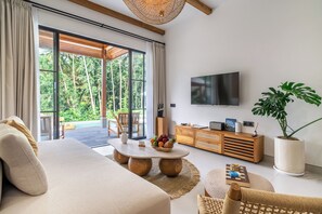 48-inch Smart TV with digital channels - Villa Verona (Ubud)