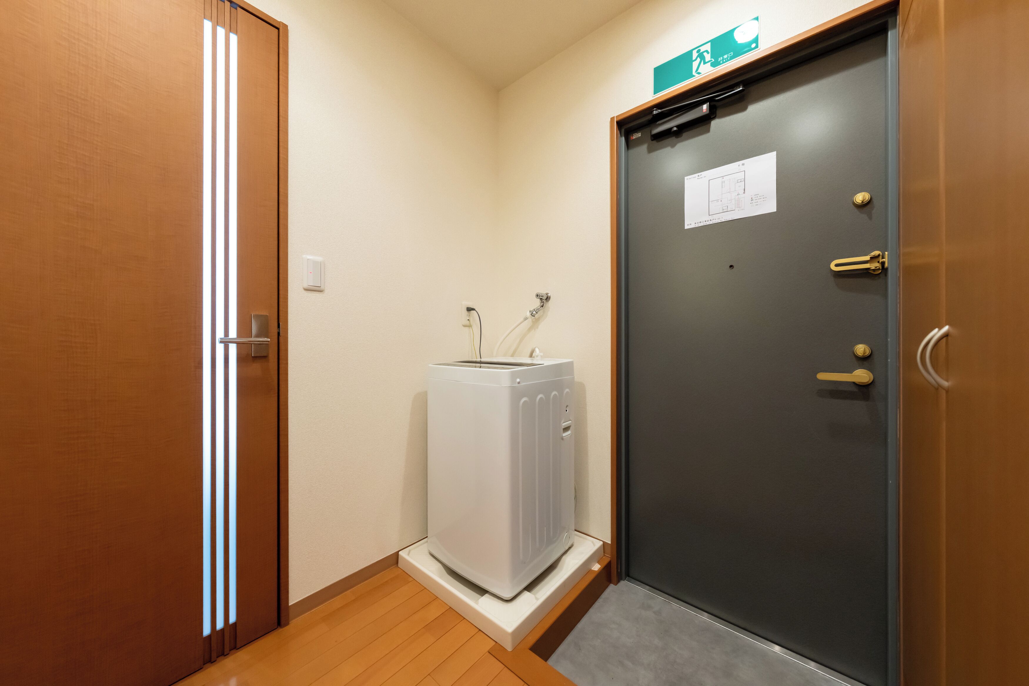Basic Apartment, 1 Double Bed, Non Smoking, Refrigerator & Microwave | Desk, laptop workspace, free WiFi, bed sheets
