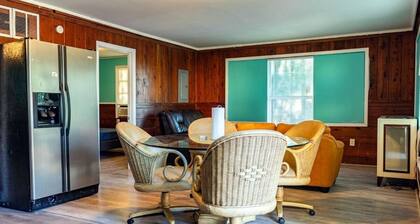Comfortable 2BR Apartment in Fort Myers
