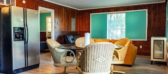 Comfortable 2BR Apartment in Fort Myers