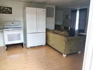 Interior - GpL 4134 Rear Apartment (Fort Myers)