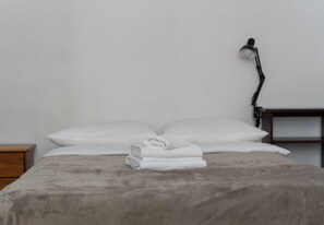 Ferros/tábuas de passar roupa, Wi-Fi, roupa de cama