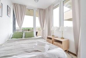 Iron/ironing board, bed sheets - Gliwice Royal Studio 65 (Gliwice)