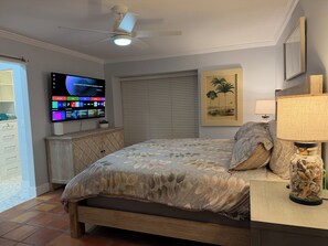 3 bedrooms, iron/ironing board, WiFi, bed sheets - Sea Spray Cove: Beachside 3-Hole Golf Retreat in Palm Beach Gardens (Palm Beach Gardens)