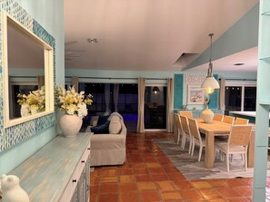 Dining - Sea Spray Cove: Beachside 3-Hole Golf Retreat in Palm Beach Gardens (Palm Beach Gardens)