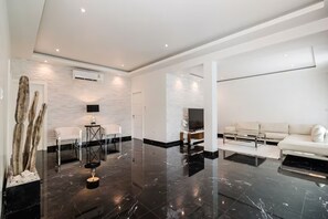 Vila superluxo, vista para o jardim | Parte interna
