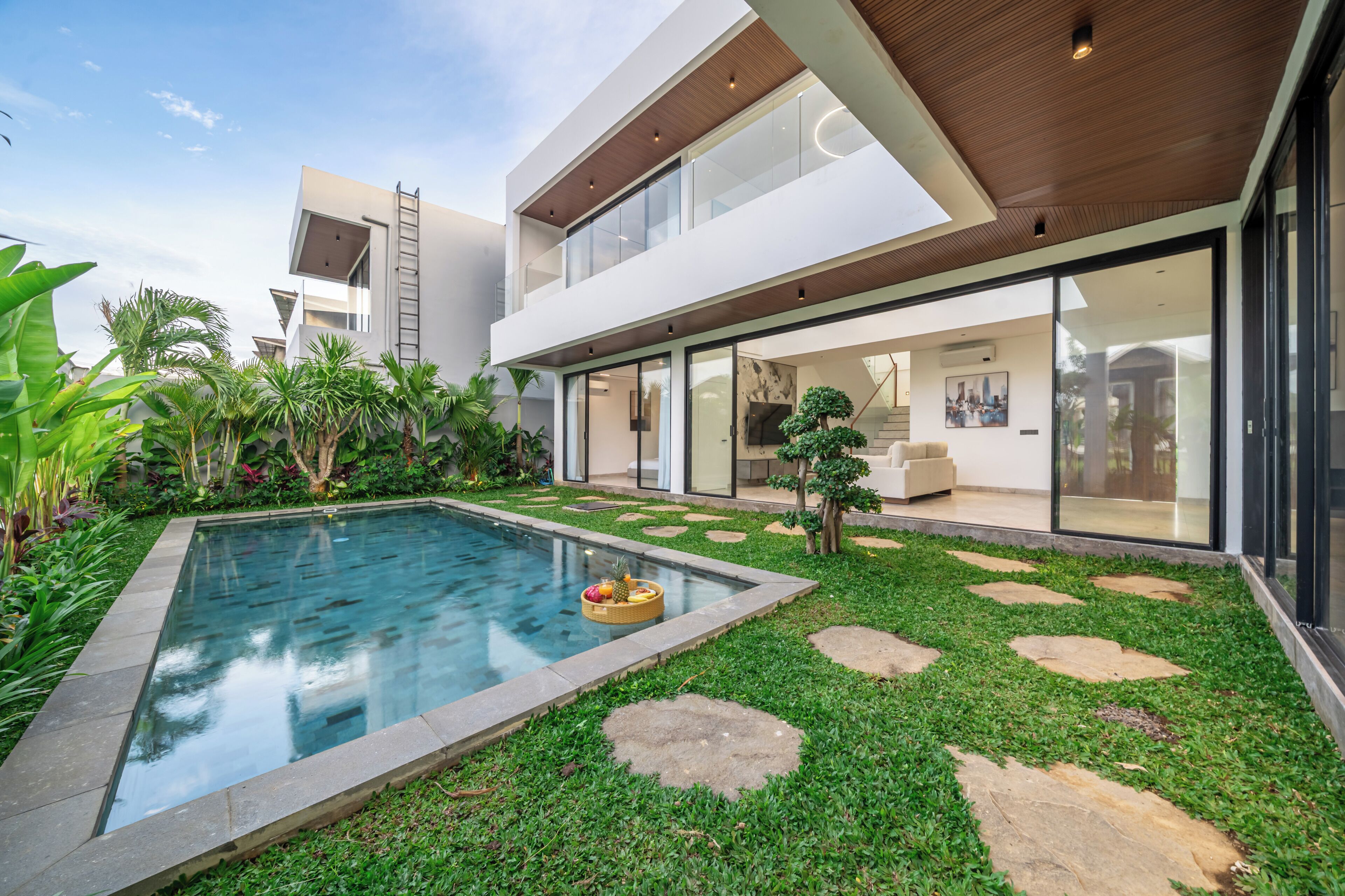 Executive villa, uitzicht op zwembad | Zwembad | Een buitenzwembad