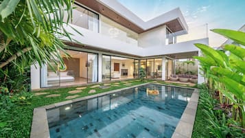 Vila Eksekutif, pemandangan kolam renang | Kolam renang | Kolam renang outdoor