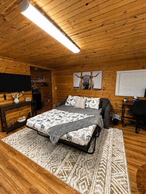1 bedroom, desk, iron/ironing board, free WiFi