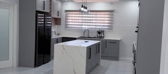 Spacious  modern & Secure 4 bedrooms  family retreat home