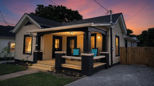 Fun Getaway?Georgetown Speakeasy/private bar(BYOB)hot tub/pool table/Bourbon Trl