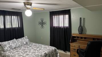 2 bedrooms, desk, iron/ironing board, free WiFi