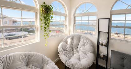 beach front bliss: 2Br apartment in peaceful Quincy near Backbay