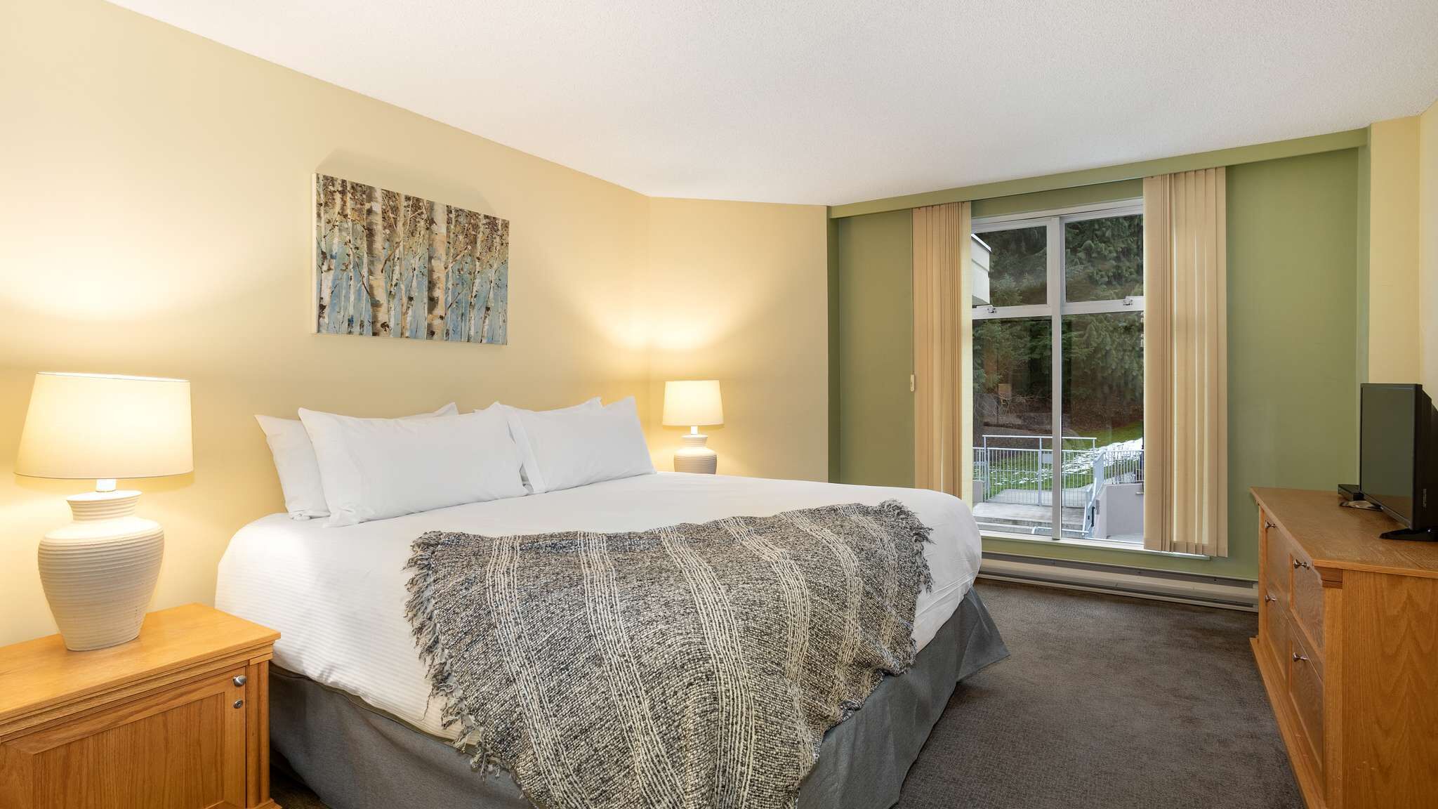 Woodrun 306 - Ski In Ski Out, Common Area Hot Tub, New Listing - Whistler