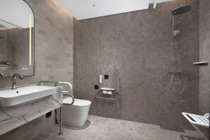 Bathroom - Hilton Garden Inn Harbin Haxi (Harbin)
