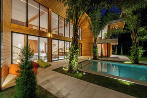 Signatur-villa - udsigt til pool | Pool | Udendørs pool