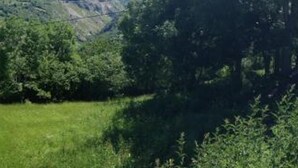A mountainous landscape with a clear sky. - Hotel Alto de las Estazadas (Cabrales)