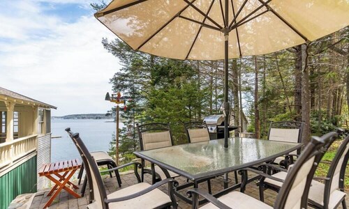 Charming 4BR, 2BA Southport retreat for up to 8 guests.