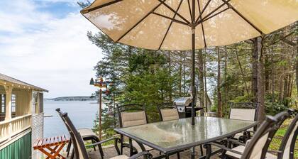 Charming 4BR, 2BA Southport retreat for up to 8 guests.
