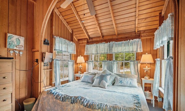 4 Schlafzimmer, Schreibtisch, Bügeleisen/Bügelbrett, kostenloses WLAN