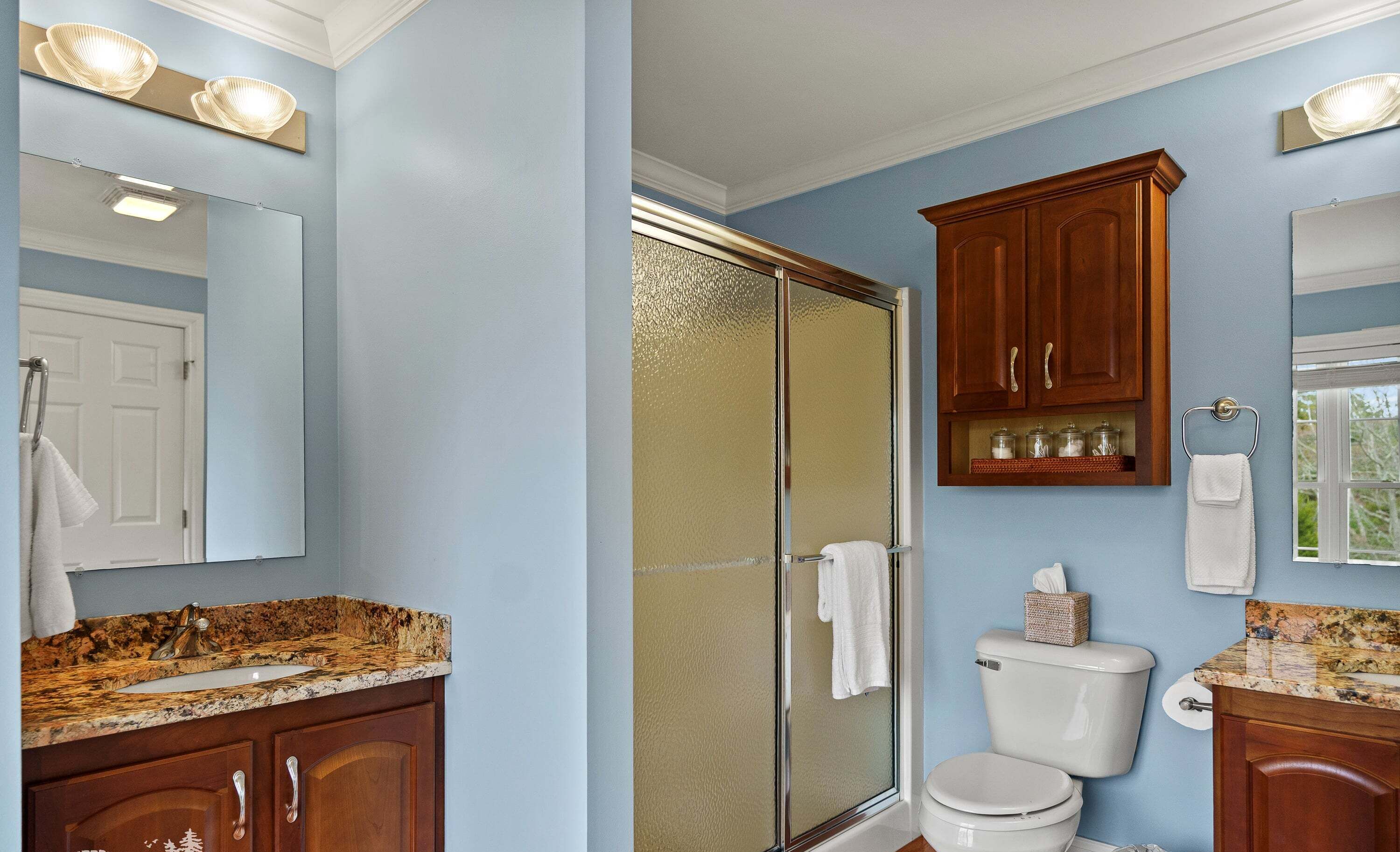Upstairs Master Ensuite