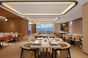 Dining - Hilton Garden Inn Urumqi Railway Station (Ürümqi)