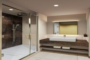 Bathroom - Hampton by Hilton Manchester City Centre (Manchester)