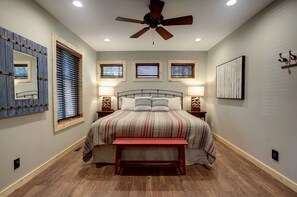 3 bedrooms, iron/ironing board, travel cot, WiFi - Fully Renovated Lakefront Cabin and Bunkhouse w/ Dock, Game Room (Traverse City)