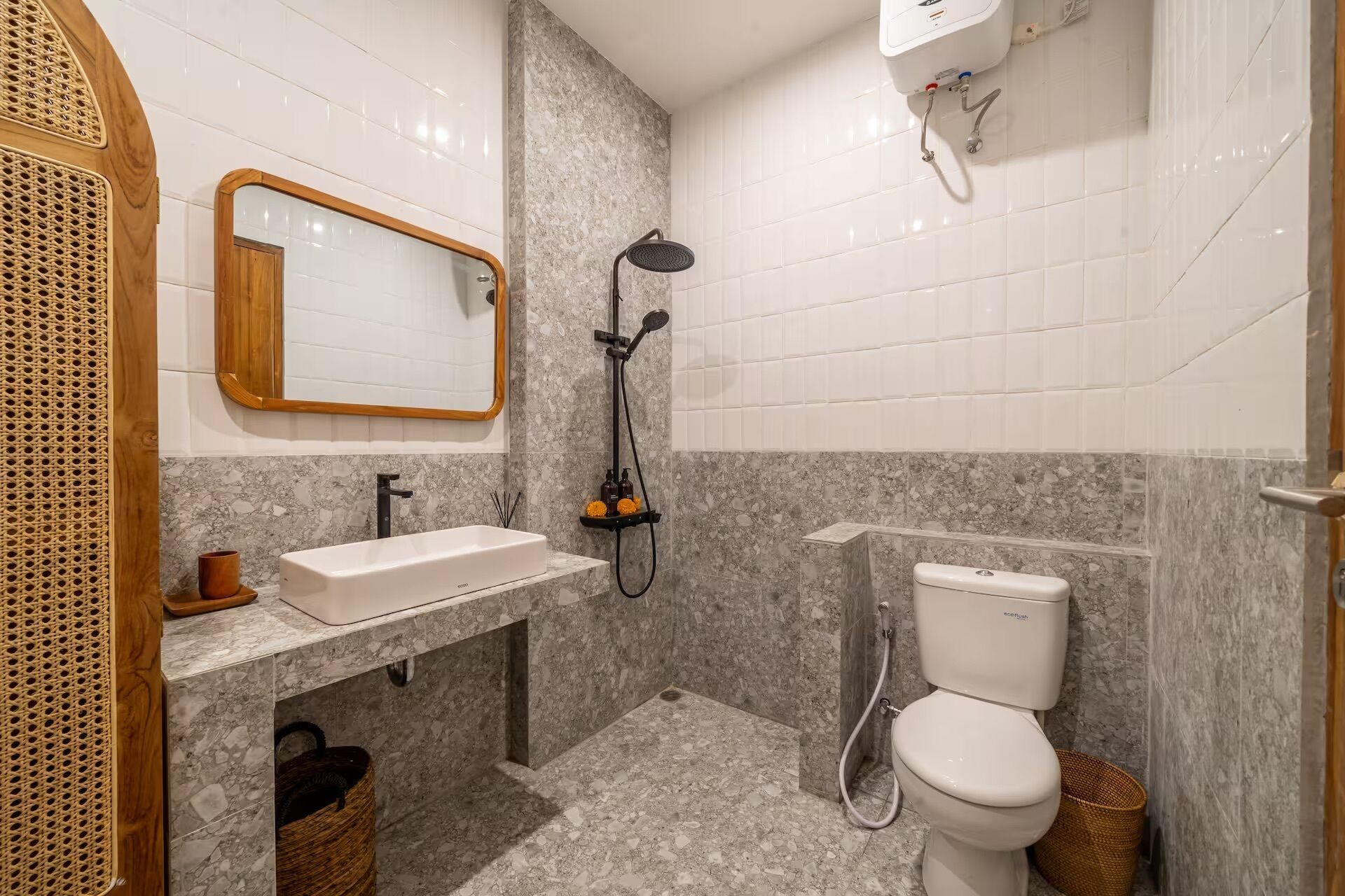 Vila luxo, 3 quartos, piscina particular | Banheiro | Roupões de banho, bidê