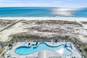 Outdoor pool - Tropic Like its hot Beach View Plantation 4515 (Gulf Shores)