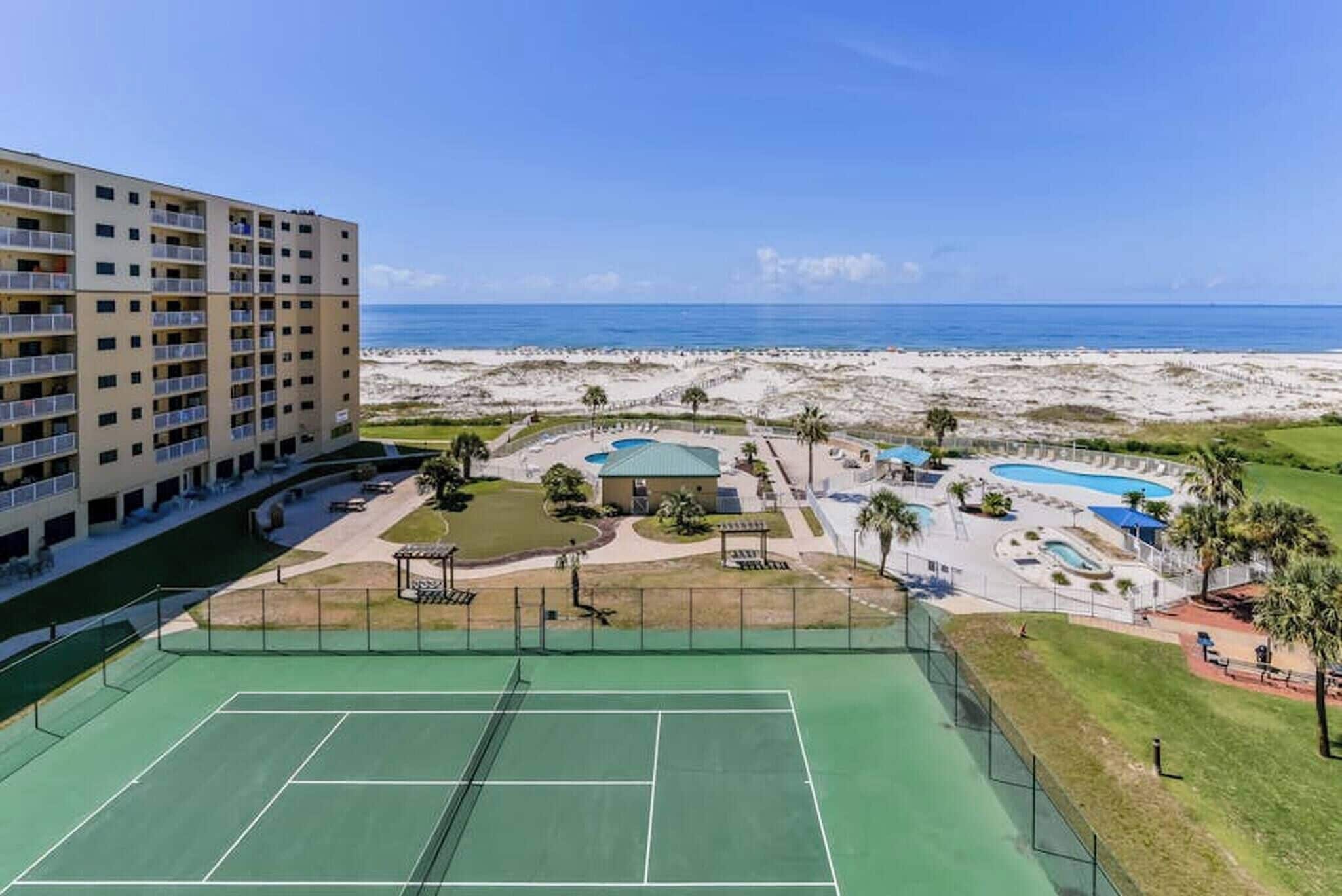 Apartamento, 1 quarto, acessível, sacada | Campo esportivo