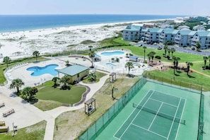 Departamento, 1 habitación, con acceso para personas discapacitadas, balcón | Alberca | Alberca al aire libre 