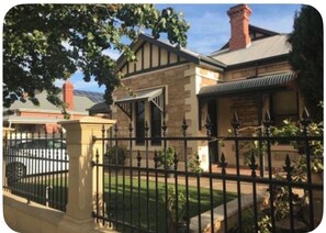 Exterior - Somewhere Special, Pool, Steam Sauna, Outdoor Bar, Fireplace (Woodville Park)