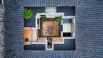 Design Double Room, Patio, Courtyard View | Property grounds