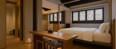 Suite Supérieure, patio, vue cour intérieure | Rideaux occultants, Wi-Fi gratuit