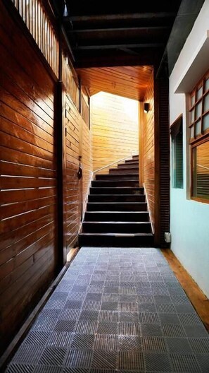 Interior - Cloud and Wind (Yangzhou)
