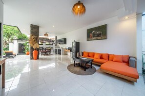 50-inch Smart TV with digital channels - Sunbeji Villa (Seminyak)