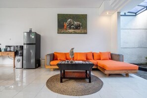 50-inch Smart TV with digital channels - Sunbeji Villa (Seminyak)