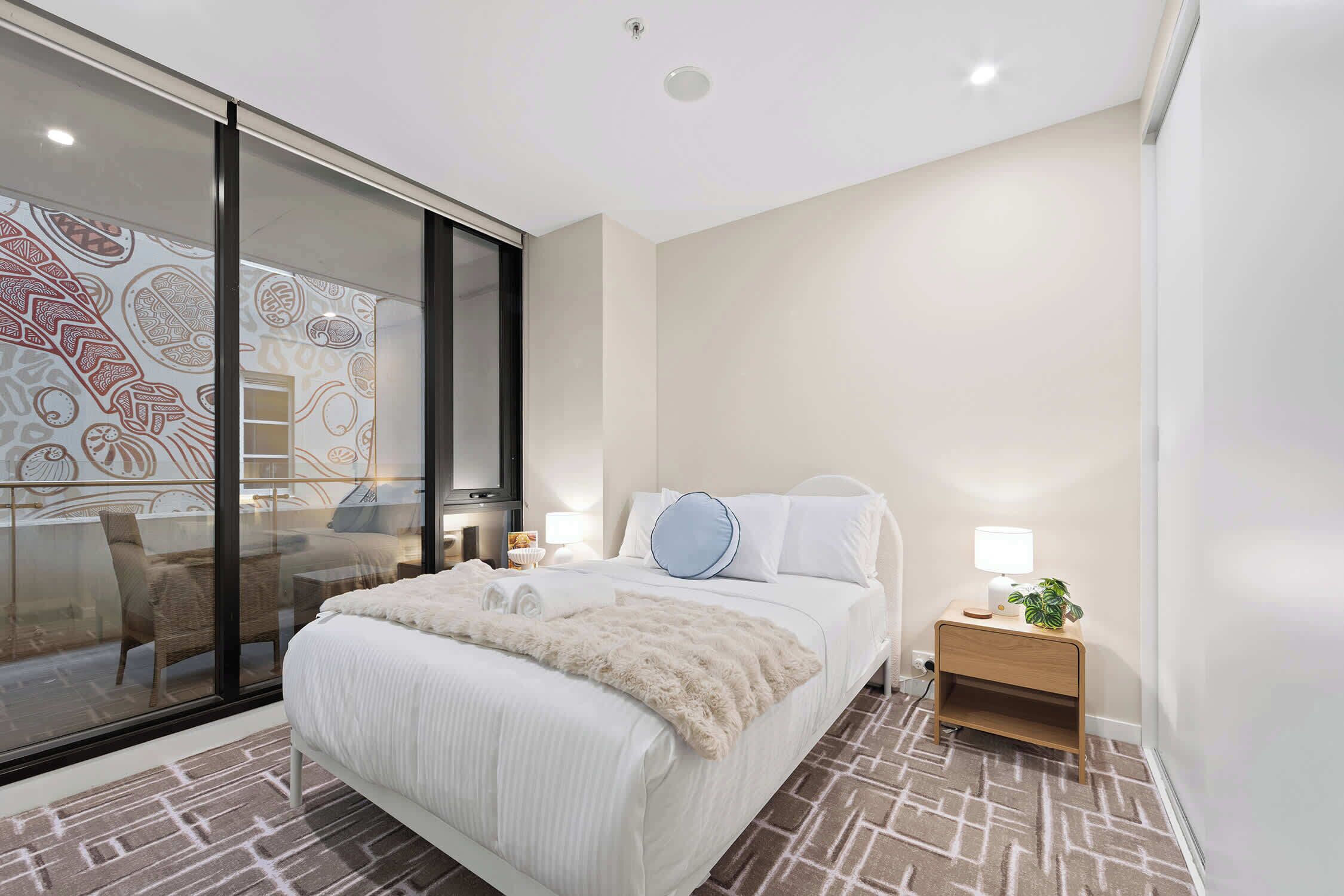 2 bedrooms, desk, iron/ironing board, WiFi