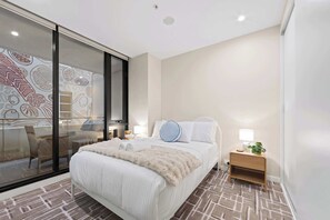 2 bedrooms, desk, iron/ironing board, WiFi - 2BR On Rose Lane - Pool, Sauna, Gym & more (Melbourne)