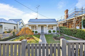 Exterior - Scott Parade Cottage (Ballarat East)
