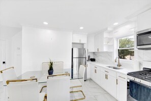 Private kitchen - Spacious 5BR Home • Free Parking • Easy Access to NYC (Yonkers)