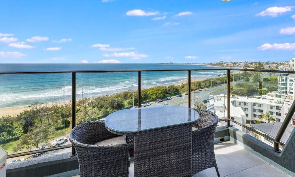 Apartamento de lujo, balcón, vistas al mar | Restaurante al aire libre