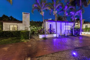 Exterior - Big yard Pool Home with Play Room Near Brickell (Miami)