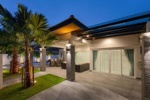 Villa - uteplats - utsikt mot trädgården | Terrass/Patio